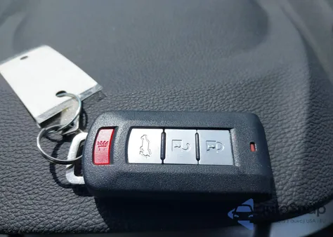 2024 Mitsubishi Eclipse Cross Se z USA, uszkodzony, nr VIN JA4ATWAA7RZ000666